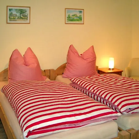 Haus Moewe Apartment *